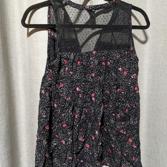 NWOT Volcom Tank - Picture 2 of 2